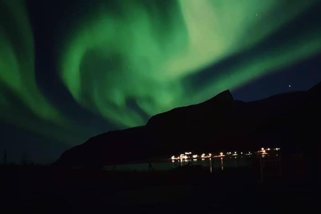 Leilighet I Rorbu Pa Kaldfarnes - Yttersia Senja エクステリア 写真