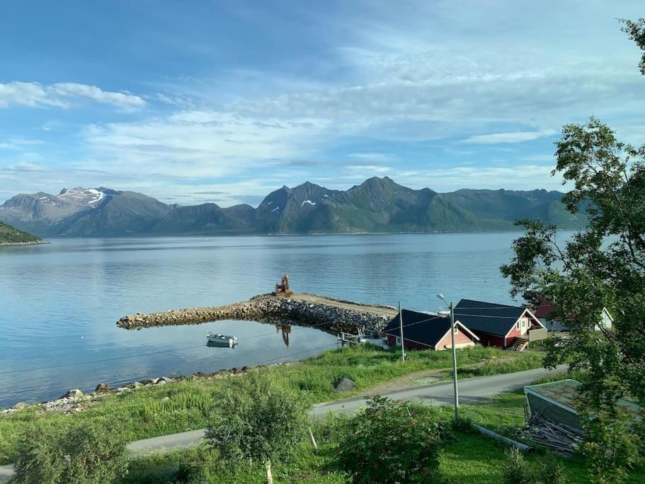 Leilighet I Rorbu Pa Kaldfarnes - Yttersia Senja エクステリア 写真