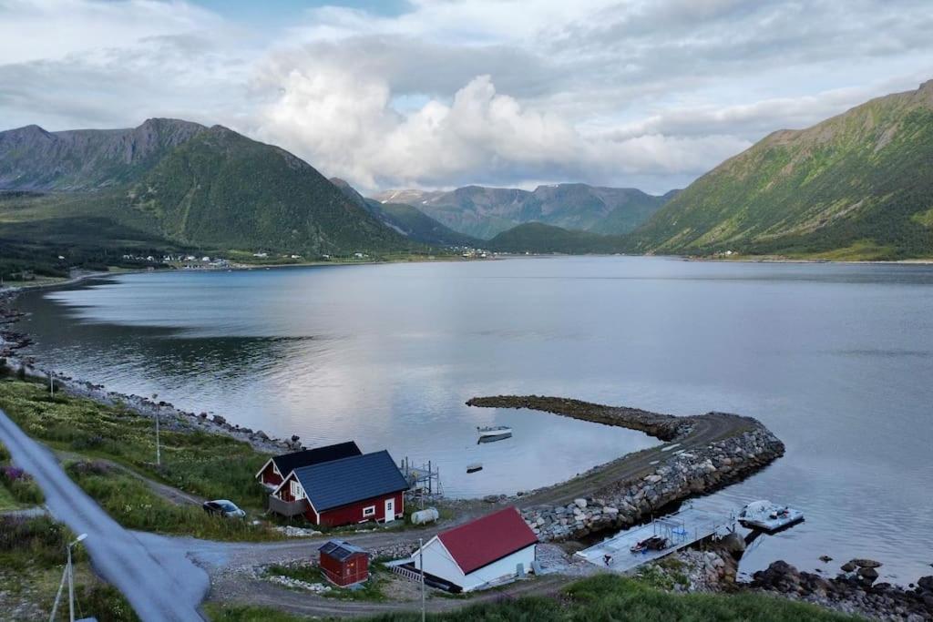 Leilighet I Rorbu Pa Kaldfarnes - Yttersia Senja エクステリア 写真