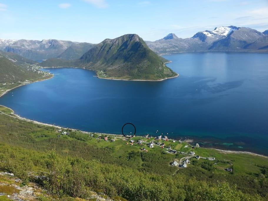 Leilighet I Rorbu Pa Kaldfarnes - Yttersia Senja エクステリア 写真