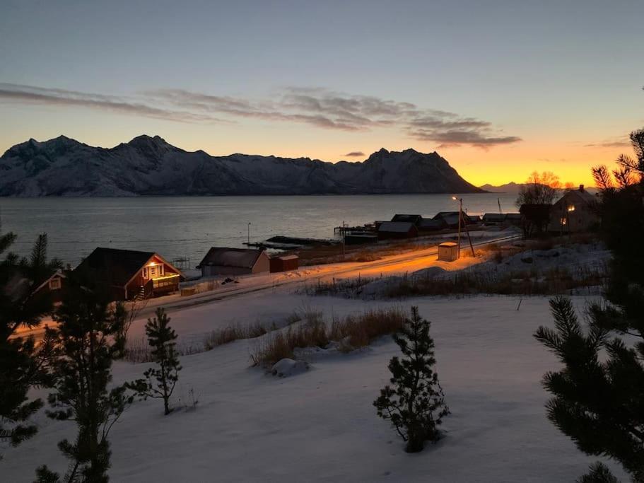Leilighet I Rorbu Pa Kaldfarnes - Yttersia Senja エクステリア 写真